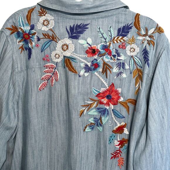 Soft Surroundings Aveline Top Womens Size 1X Floral Embroidered Chambray Button - Picture 4 of 12
